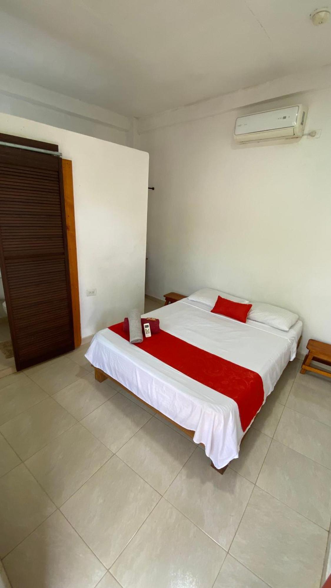 Sierraventura Hostel Taganga Buitenkant foto