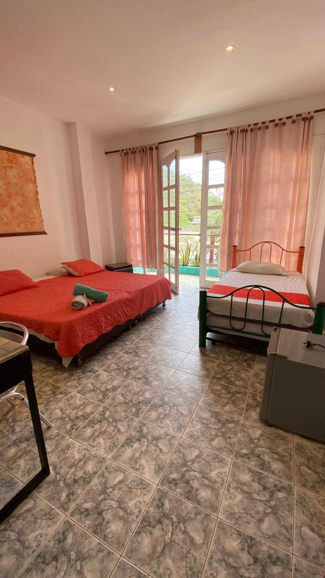 Sierraventura Hostel Taganga Buitenkant foto